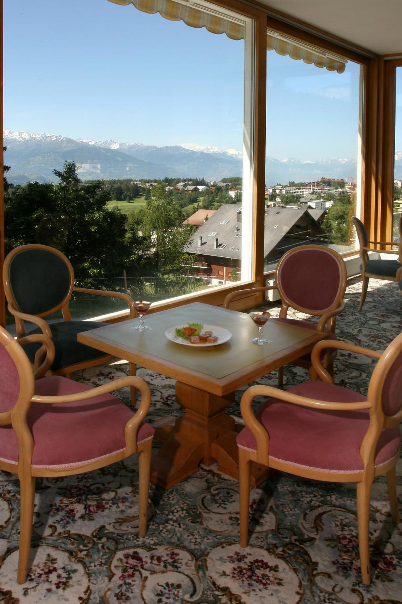 Grand Hotel Du Parc Crans-Montana Buitenkant foto